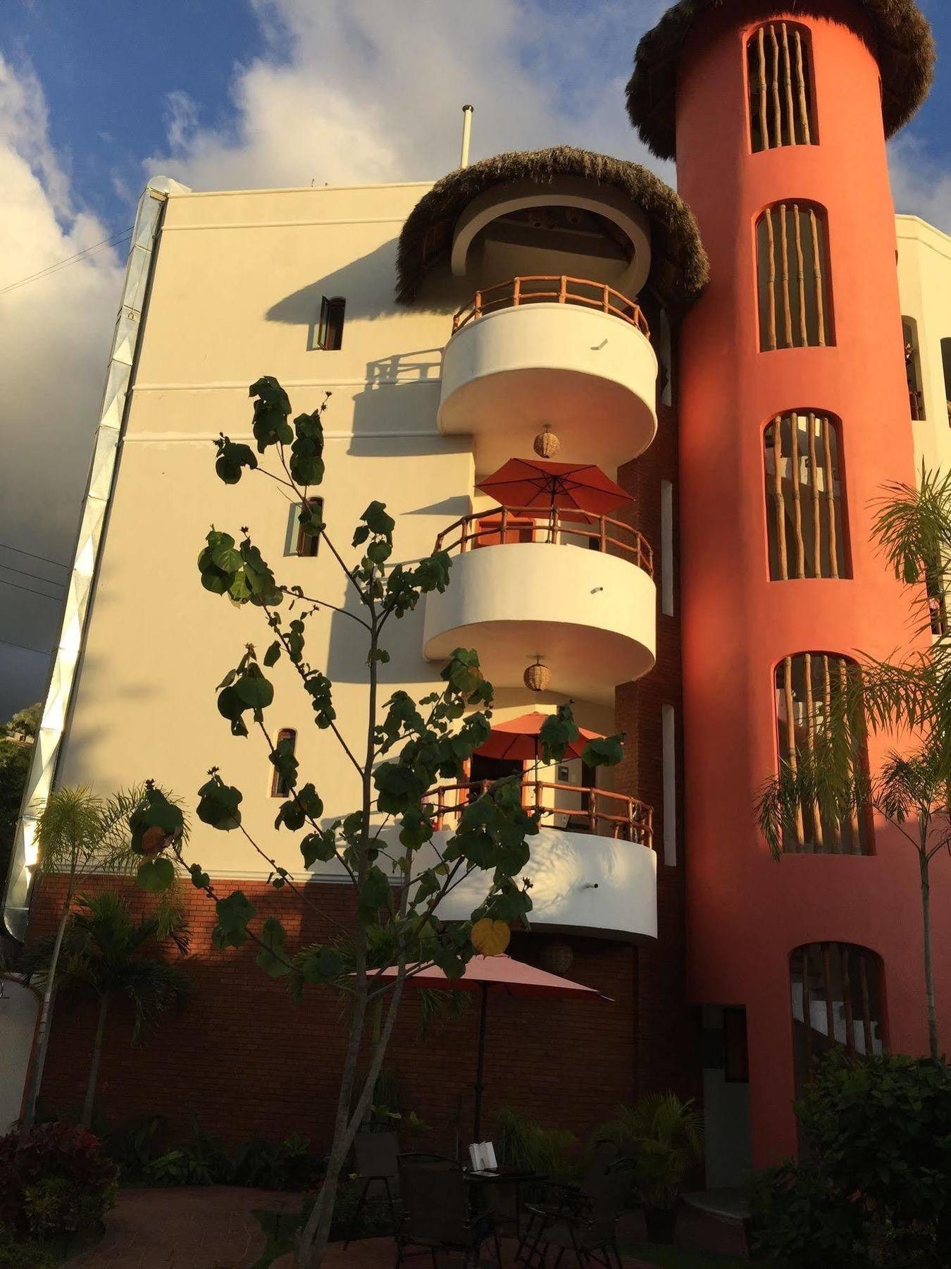 Hotel Y Suites Los Encantos Sayulita Dış mekan fotoğraf